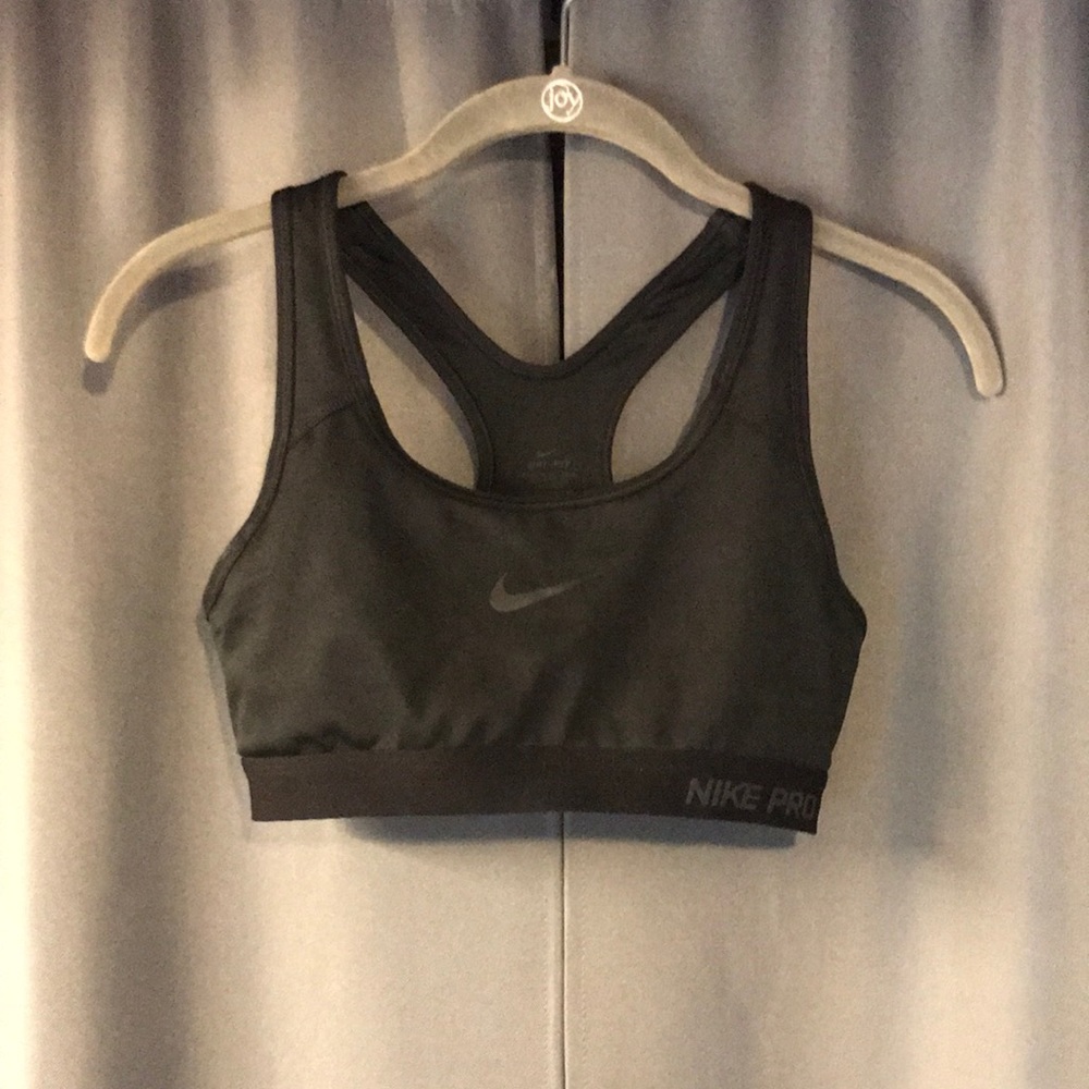 Nike pro sports bra